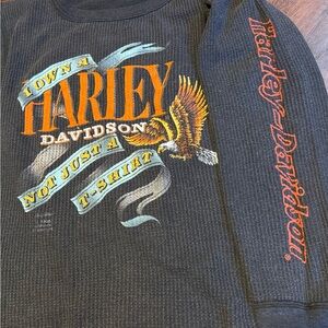 Harley-Davidson thermal with chopper design on back and sleeve graphic- 1985